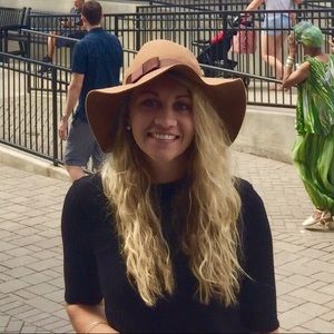 Meet your Posher, Hope